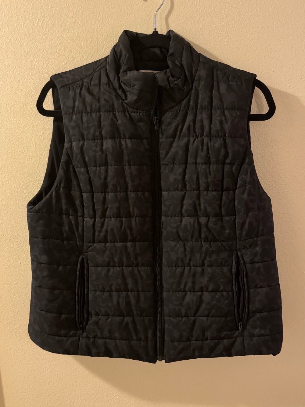 LOFT Black Quilted Puffer Vest - Sleeveless Zip